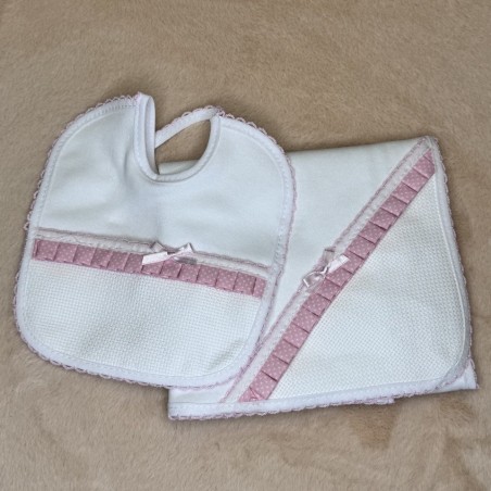 CONJUNTO FRALDA + BABETE LAÇINHO PARA BORDAR ALGODÃO ROSA