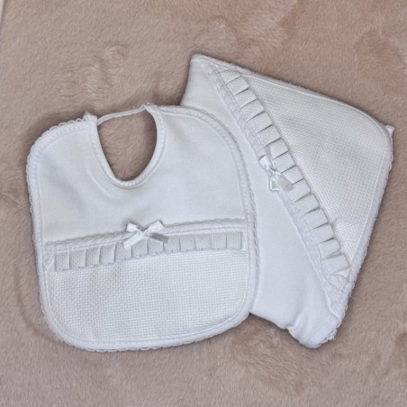 CONJUNTO FRALDA + BABETE LAÇINHO PARA BORDAR ALGODÃO BRANCO