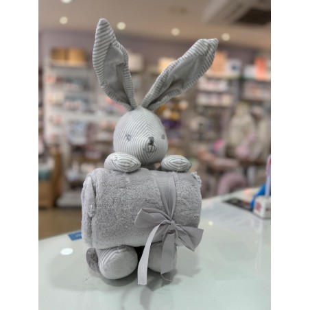 PELUCHE COELHO RISCAS + MANTA CINZA