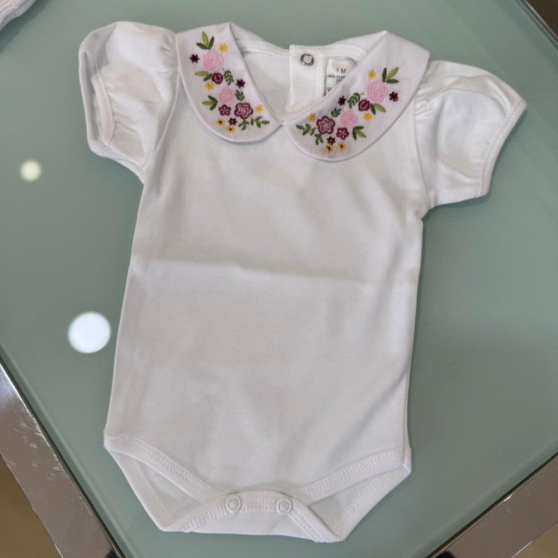 BODY MANGA CURTA GOLA BORDADA MOD1 (3 meses)