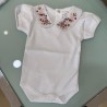 BODY MANGA CURTA GOLA BORDADA MOD1 (3 meses)