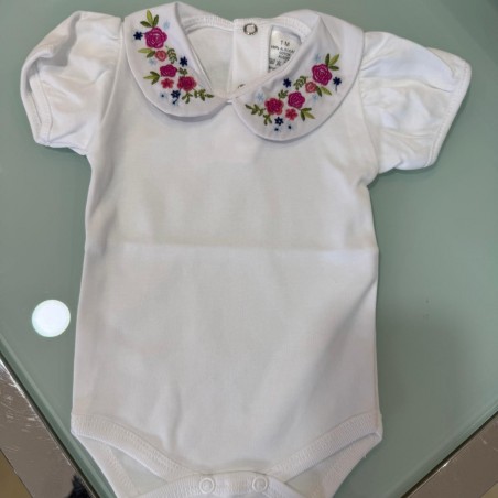 BODY MANGA CURTA GOLA BORDADA MOD2 (3 meses)